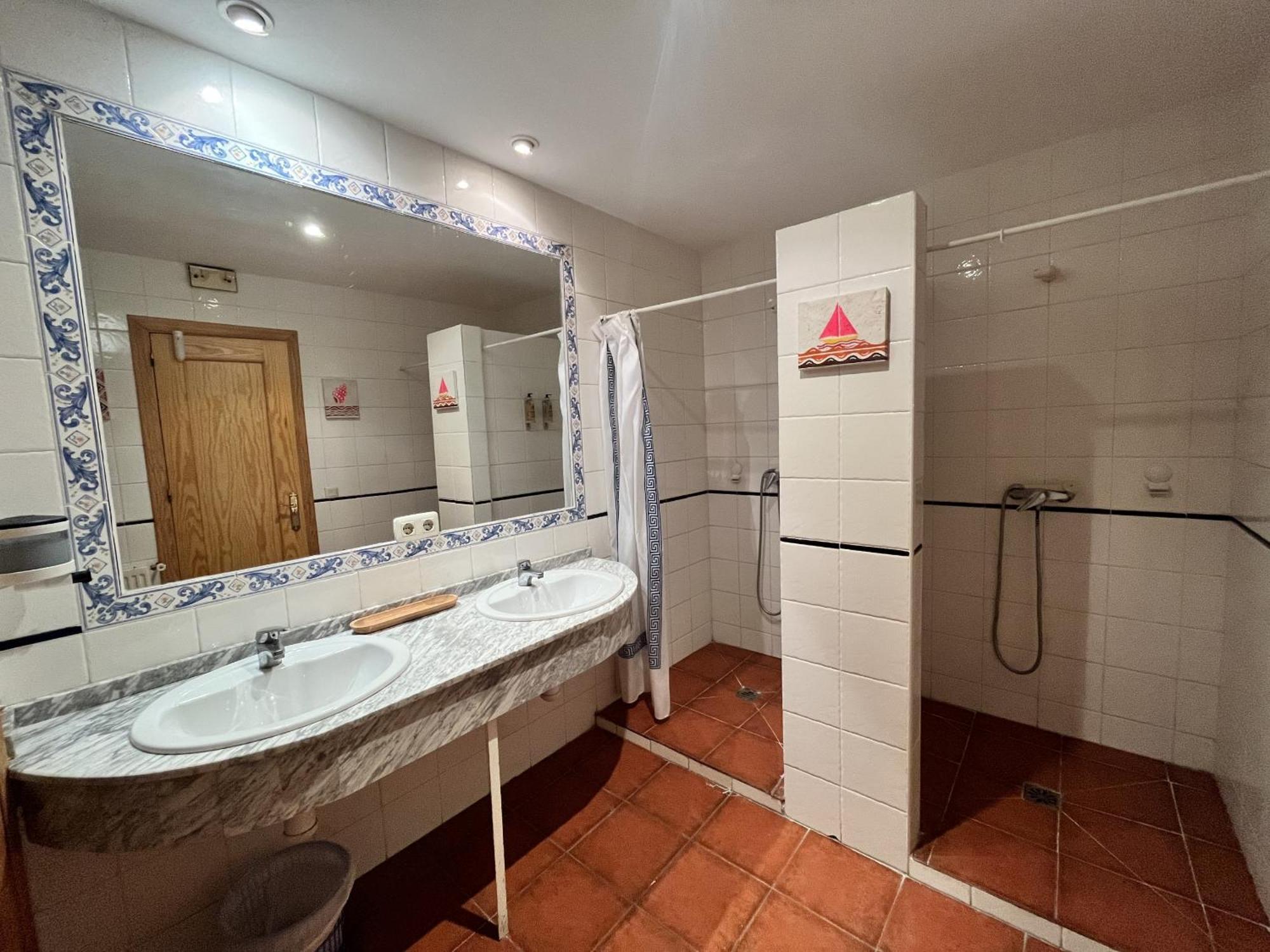 Hostal Nomadas By Gloove Villalba de la Sierra Exterior photo